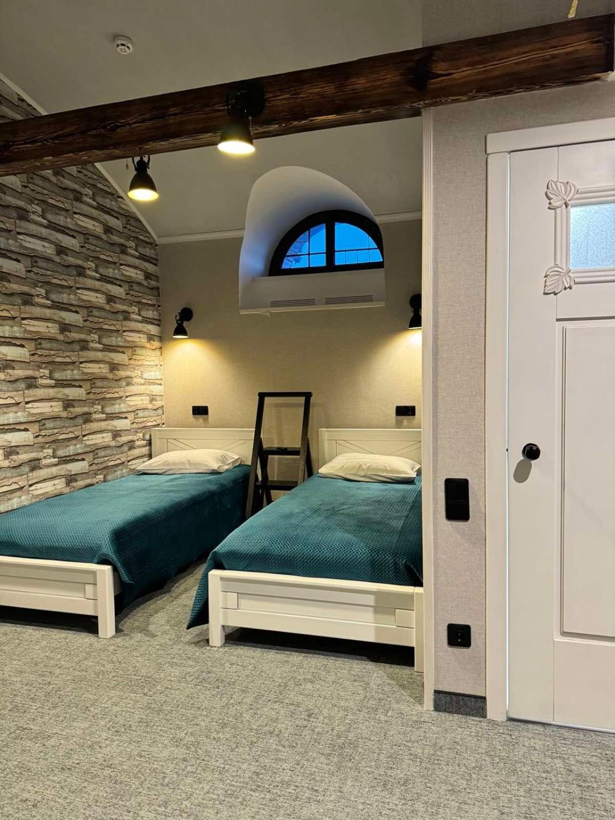 Hotel Veles Zolotonosha Extérieur photo