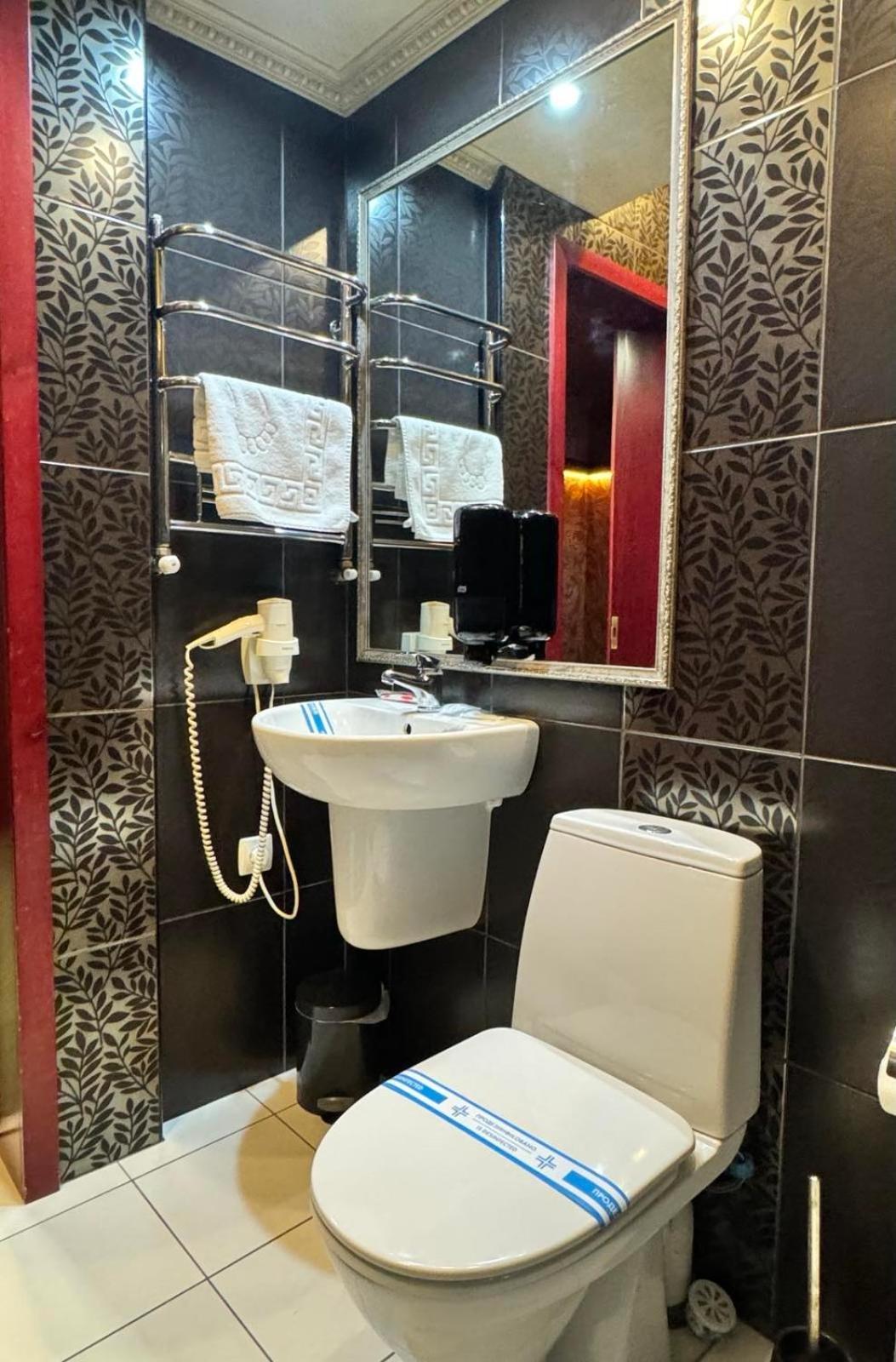 Hotel Veles Zolotonosha Extérieur photo