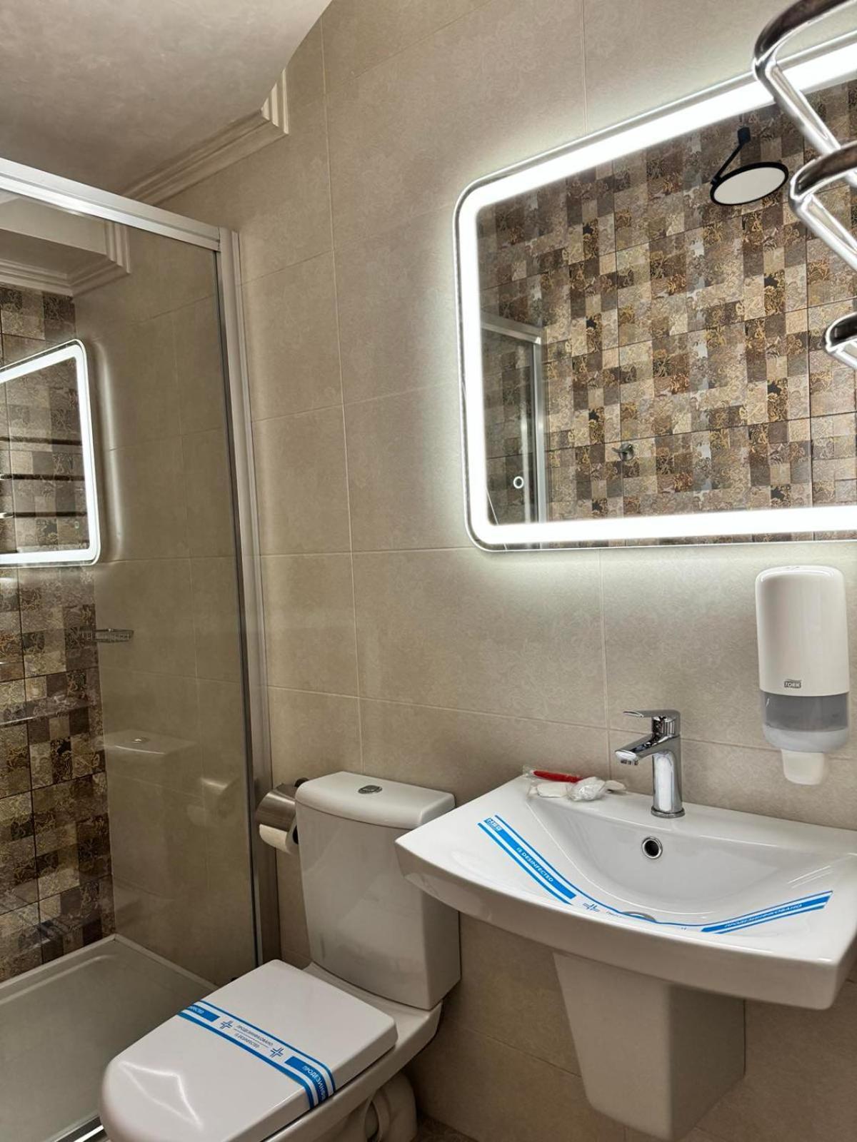 Hotel Veles Zolotonosha Extérieur photo