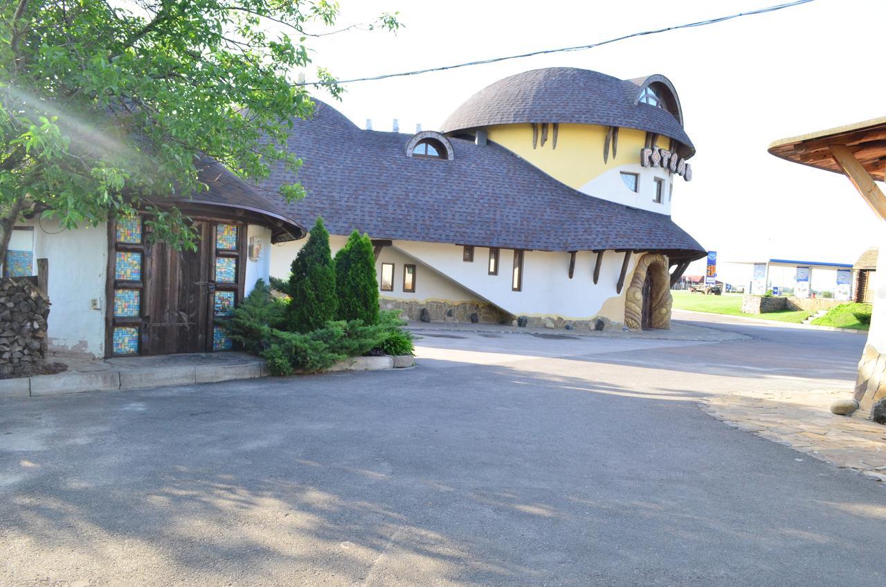Hotel Veles Zolotonosha Extérieur photo